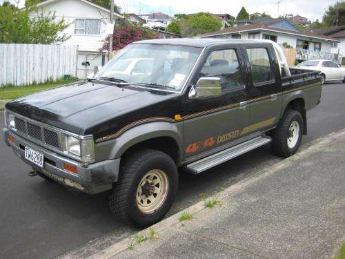 Nissan D21 Hardbody (1990) service manual (E-book)