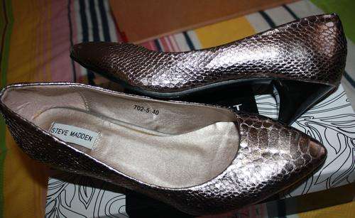 Stunning Mock Croc metallic Kitten heels