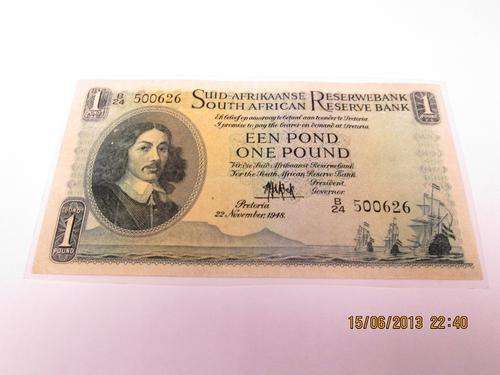SA 1 Pound note AU in decifix for protection