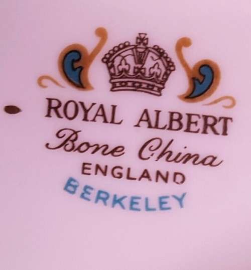 Royal Albert devided leaf bon bon dish ~RARE~