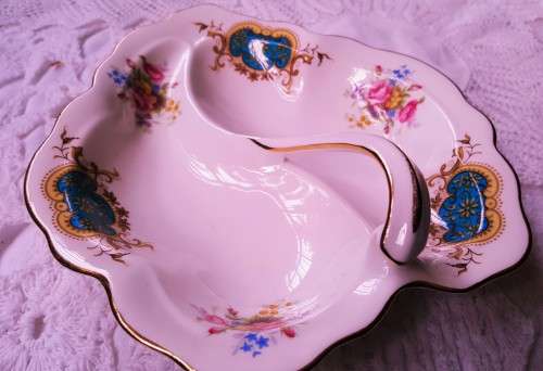 Royal Albert devided leaf bon bon dish ~RARE~