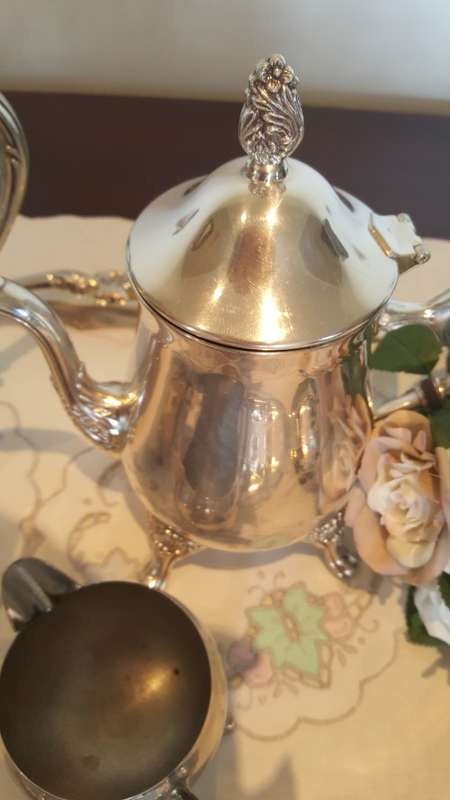 ROYAL Albert add silver