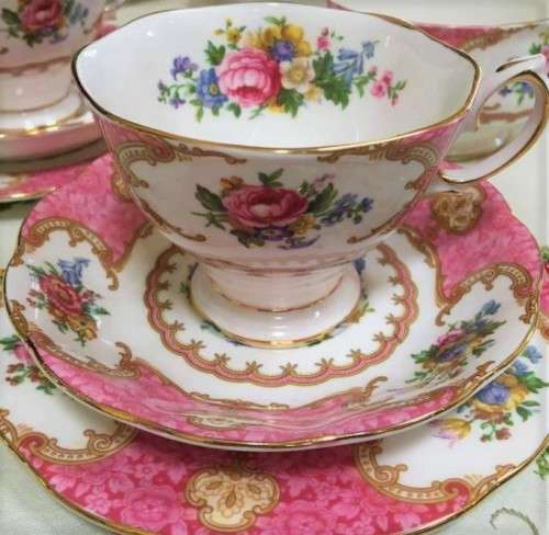 ROYAL ALBERT lady Carlyle NR1
