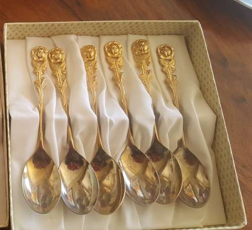 Gold plated tea spoons 6