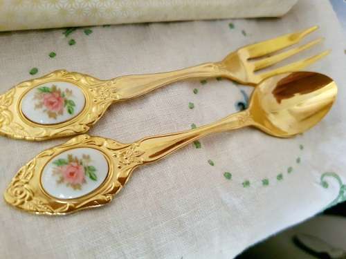 Eetrite porcelain Rose tops 12 piece