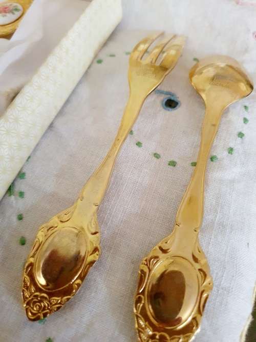 Eetrite porcelain Rose tops 12 piece