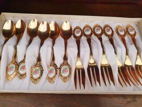 Eetrite porcelain Rose tops 12 piece