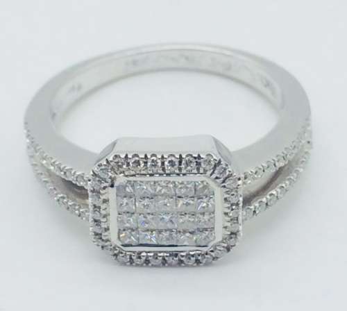 18ct White Gold Diamond Dress Ring (V. R64 290)