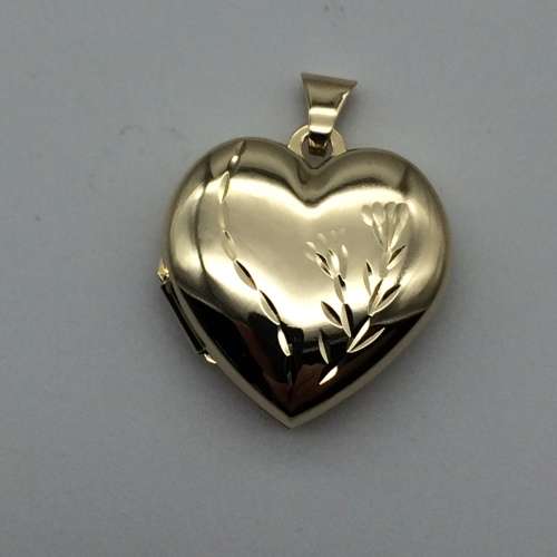 Pretty 9ct Gold 'Heart Shaped' Locket