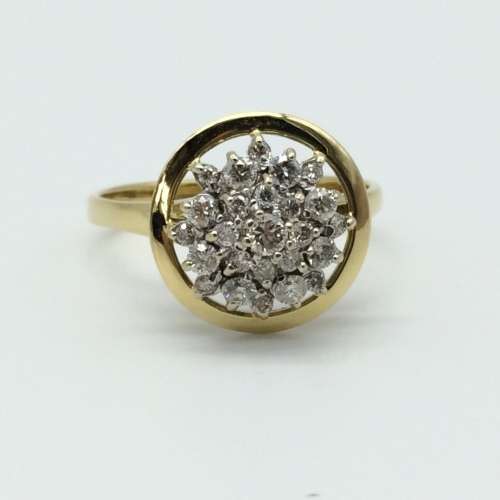 18ct Gold Diamond Cluster Ring (V. R46 000)