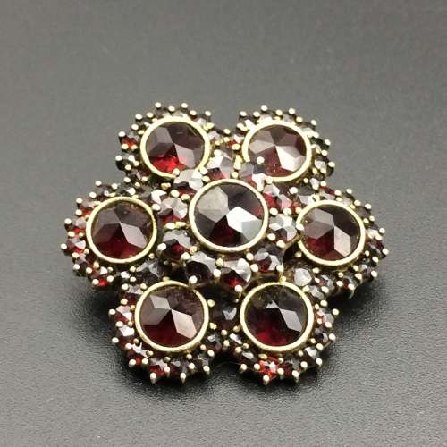 Antique Bohemian Garnet Brooch ( V. R19 910 )