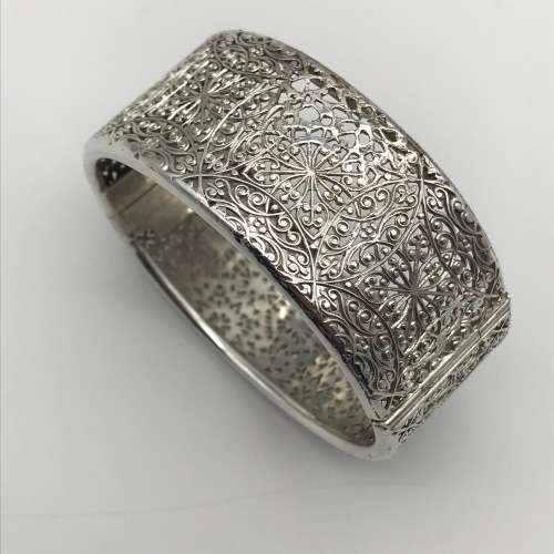 Early Solid Silver Filigree Hinged Bangle