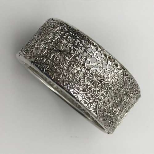 Early Solid Silver Filigree Hinged Bangle