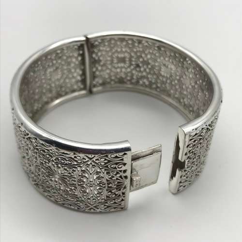 Early Solid Silver Filigree Hinged Bangle