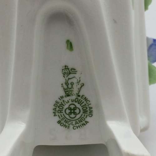 Pretty Royal Doulton China `Wheelbarrow` Flower Posy