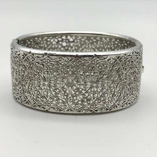 Early Solid Silver Filigree Hinged Bangle