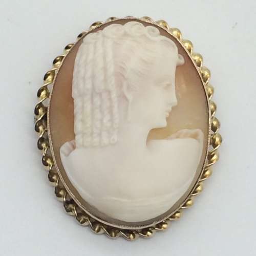 1930/40s Cameo`Brooch/Pendant (Signed)