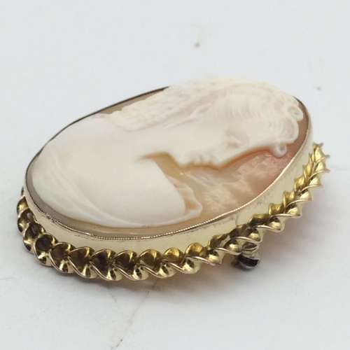 1930/40s Cameo`Brooch/Pendant (Signed)