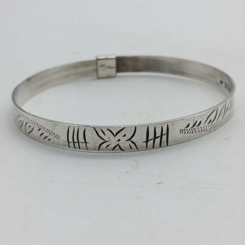Attractive Vintage Silver Hallmarked Bangle/Bracelet
