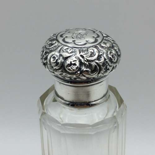 Victorian Solid Silver Topped Scent Bottle (1894)