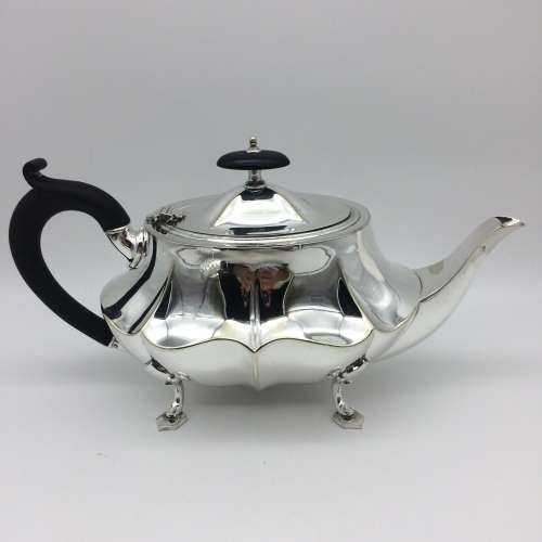 Beautiful Silver-Plated Tea Set (1920/30`s)