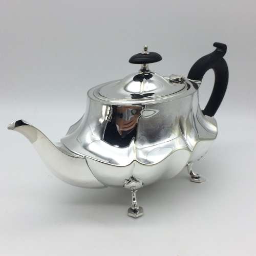 Beautiful Silver-Plated Tea Set (1920/30`s)