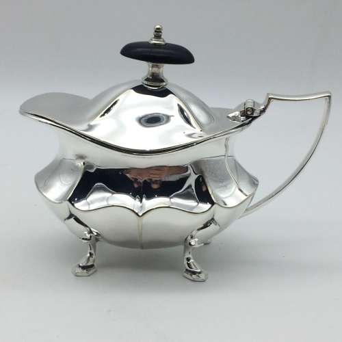 Beautiful Silver-Plated Tea Set (1920/30`s)
