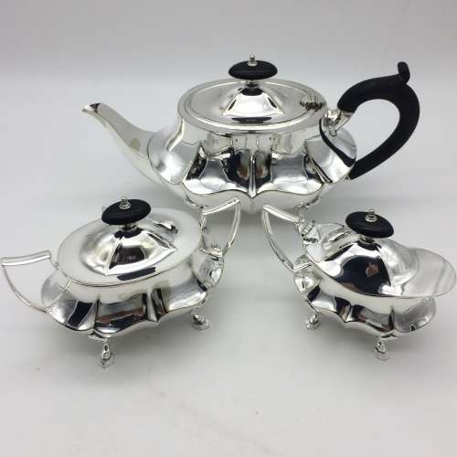 Beautiful Silver-Plated Tea Set (1920/30`s)