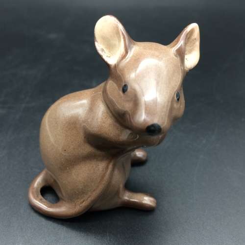 Cute `Beswick` Mouse Figurine (No.1678)
