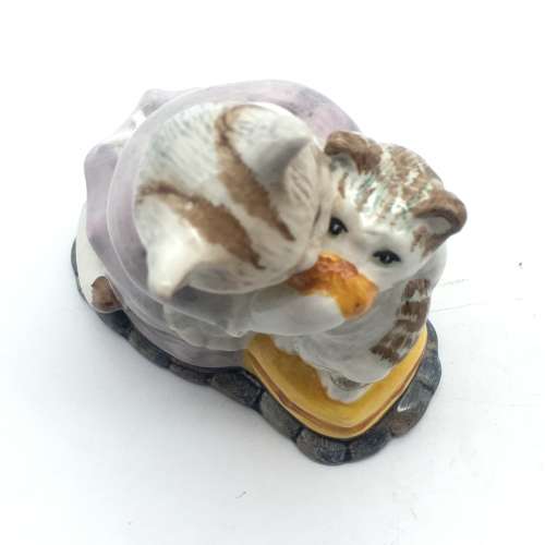Beatrix Potter `Tabitha Twitchit and Miss Moppet` Figurine