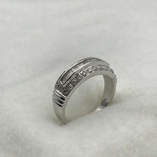 18ct White Gold and Diamond Ring (V. R56 180)