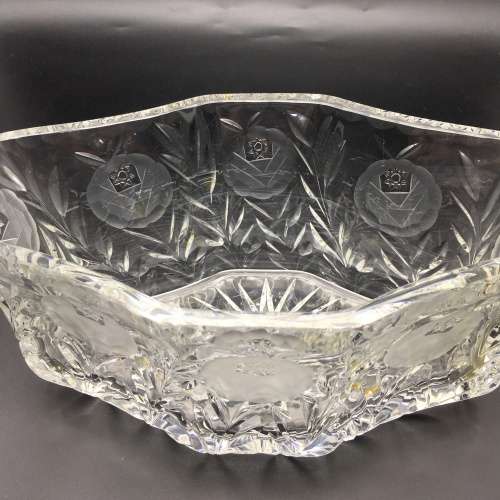 Super Quality `Rose-Cut` Crystal Vintage Bowl