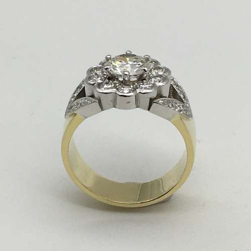 Impressive Vintage 18ct Gold and Diamond Ring