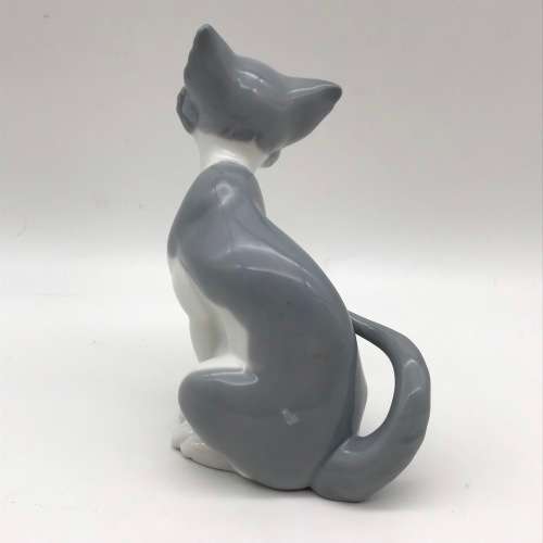 Charming Vintage `Lladro` Kitten Figurine