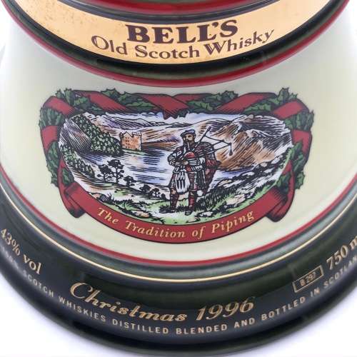 Bells Sealed Scotch Whisky Decanter Christmas 1996 (Boxed)