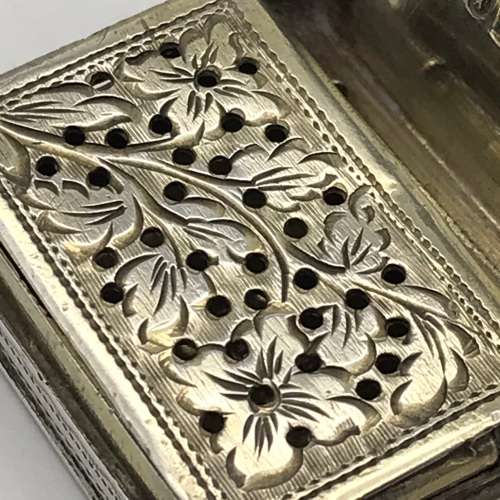 Charming Antique Silver Vinaigrette (1840)