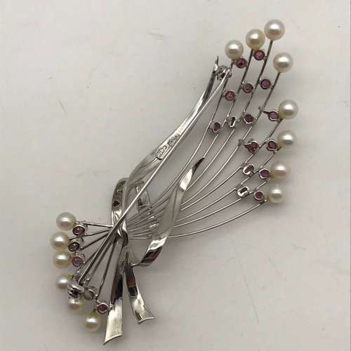 Vintage 18ct White Gold, Ruby & Pearl Brooch (9,9g) (V. R46 550)
