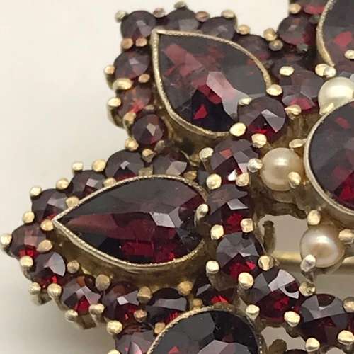 Incredible Victorian Bohemian Garnet & Pearl Brooch (V. R36 600)