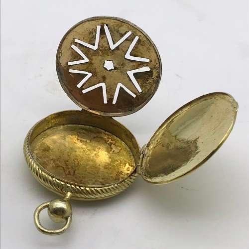 Wonderful Victorian, Gilt Vinaigrette (1849)