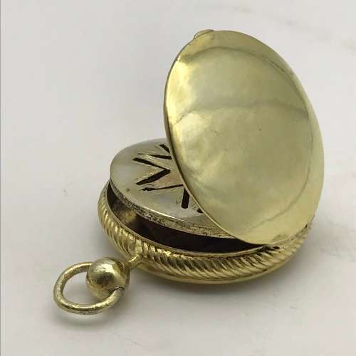 Wonderful Victorian, Gilt Vinaigrette (1849)