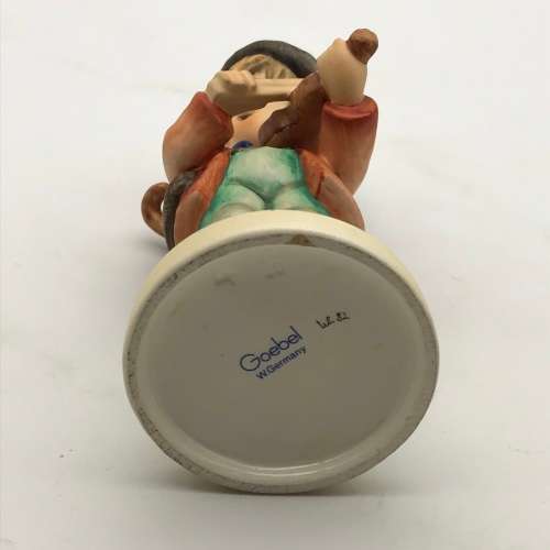 Vintage Hummel `Little Fiddler` Figurine (4)