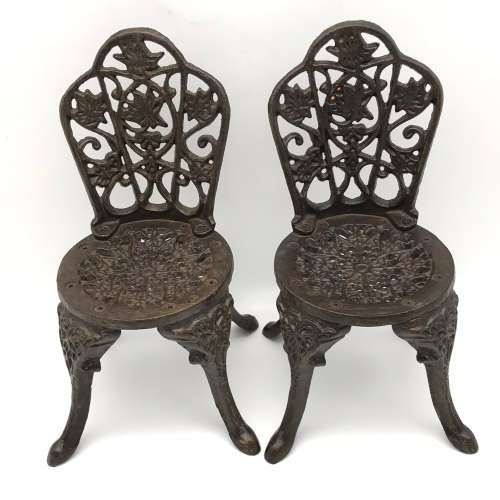 Vintage Cast Iron Doll`s Table & Chairs