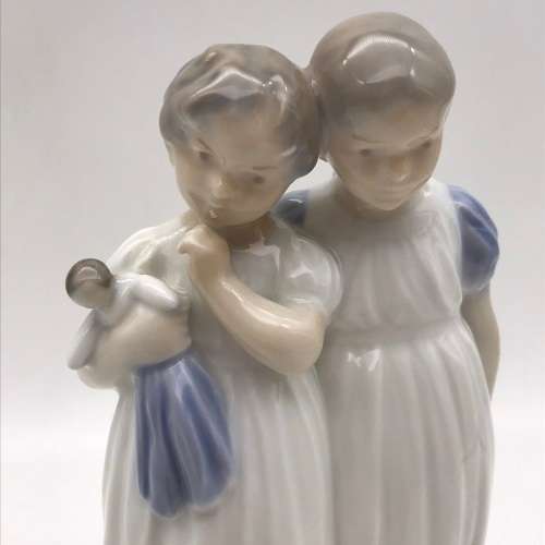 Adorable `Royal Copenhagen` Figurine (939)