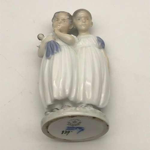 Adorable `Royal Copenhagen` Figurine (939)