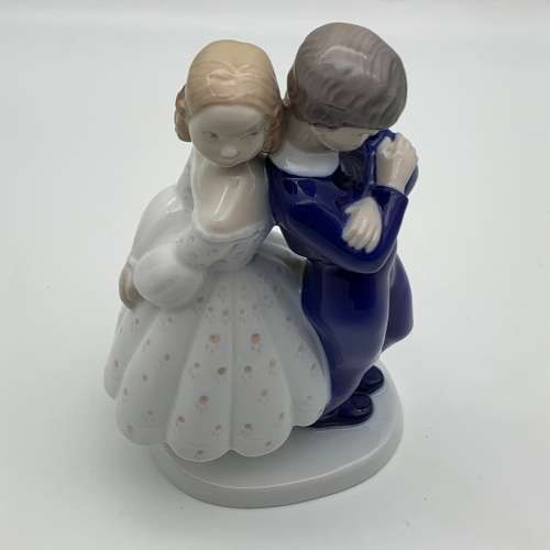 Adorable Bing & Grondahl `Pardon Me` Figurine (2372)