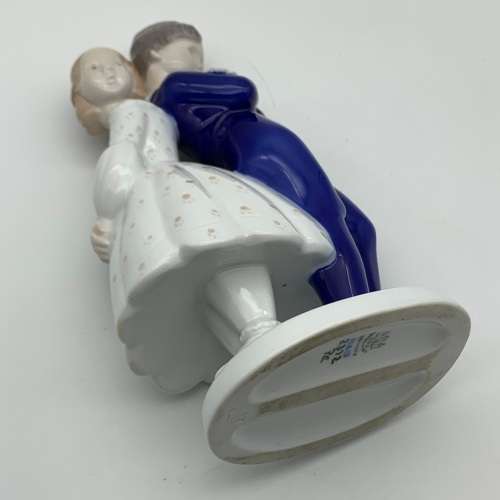 Adorable Bing & Grondahl `Pardon Me` Figurine (2372)