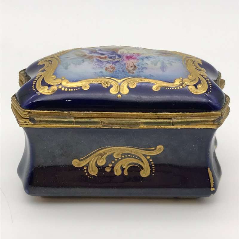 Beautiful Early Hand-Painted Porcelain Trinket Box