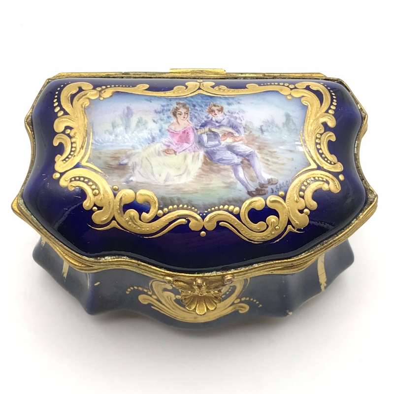 Beautiful Early Hand-Painted Porcelain Trinket Box