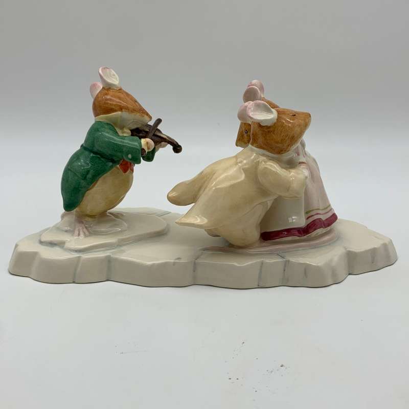 R/Doulton Brambly Hedge `The Ice Ball` Figurine (Ltd. Edition)