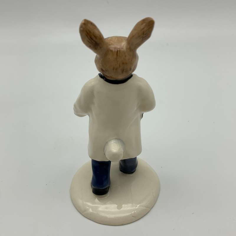 R/Doulton `Doctor Bunnykins` Figurine